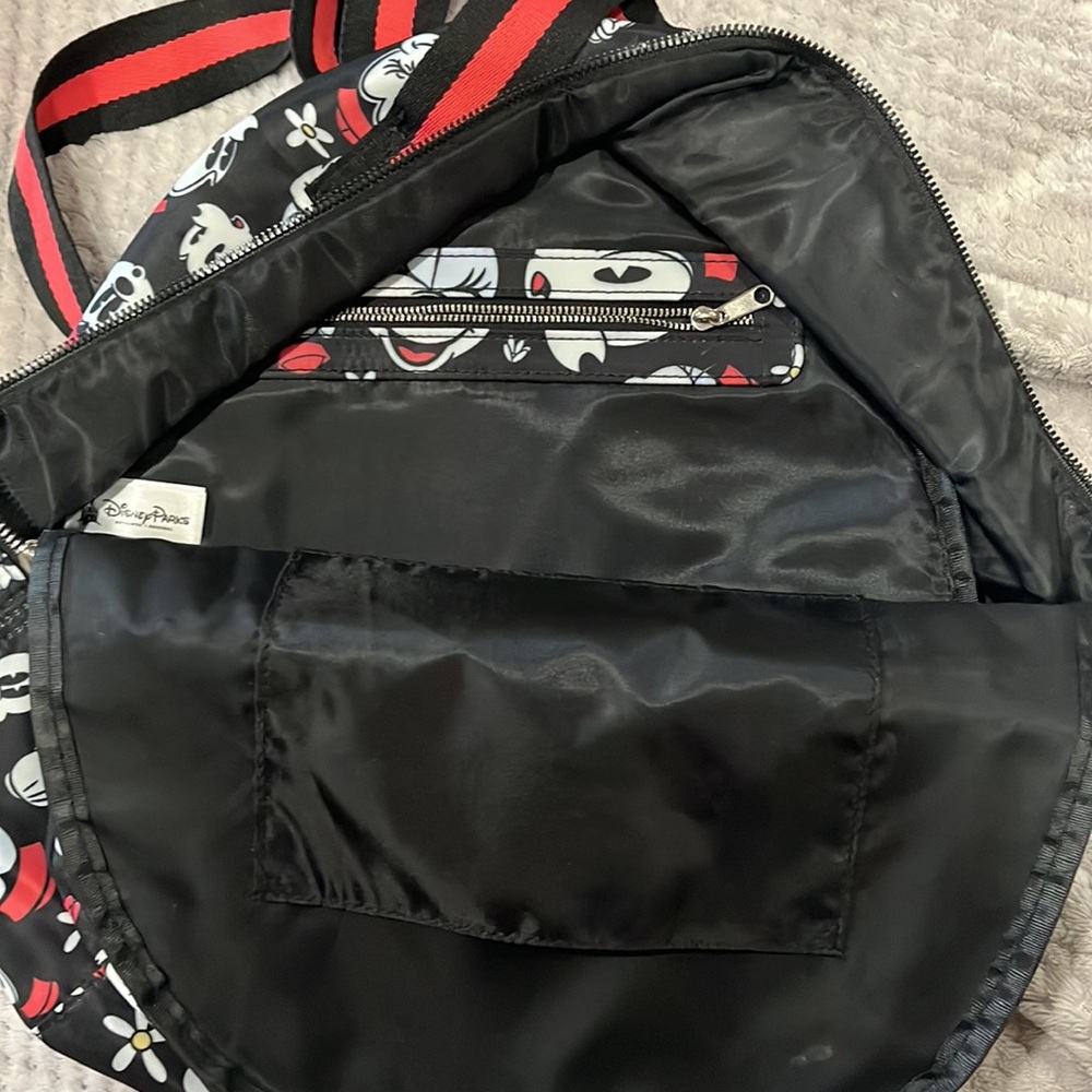 Minnie Mouse backpack - Picture 4 of 4